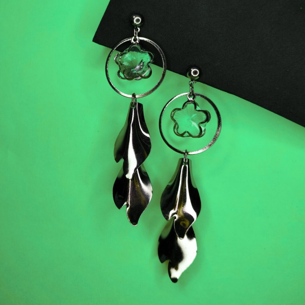 Lily Flower Leaf Drop Earrings All Occasions Wear JC221