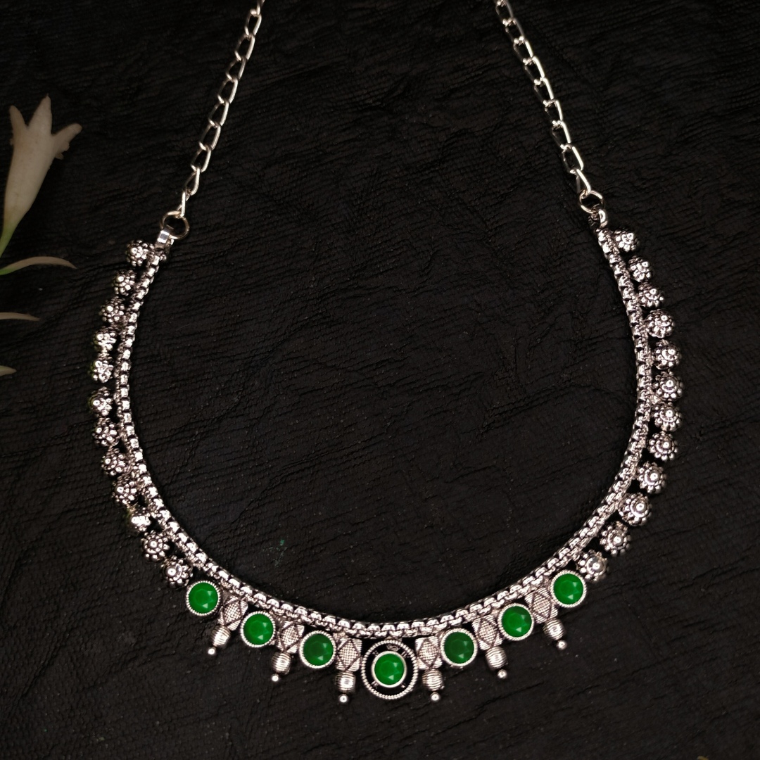 Adjustable Silver Green Choker Necklace for Womens Daily Wear