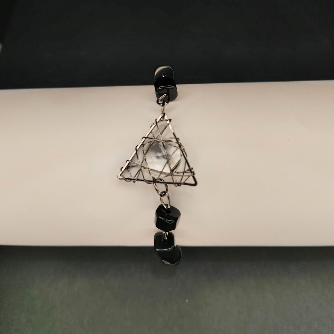 Silver Plated Triangle Chain Black Cube Bracelet JC251