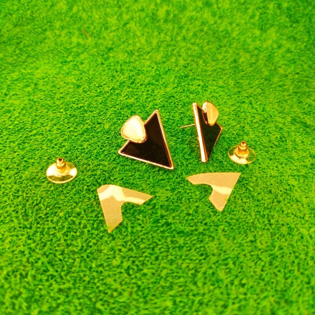 trendy triangle rose gold stud earrings jc160